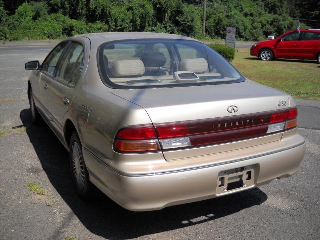 Infiniti I30 1997 photo 5