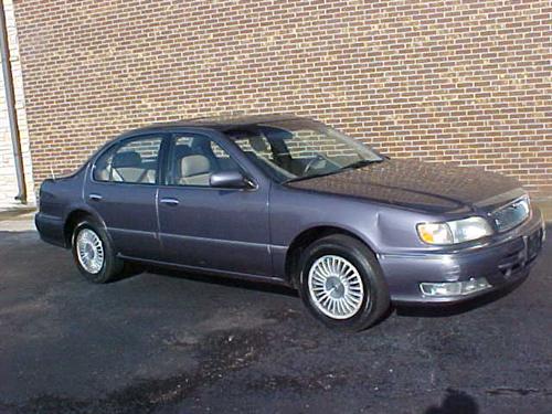 Infiniti I30 1997 photo 3