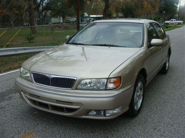 Infiniti I30 1998 photo 2