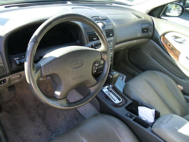 Infiniti I30 2000 photo 2