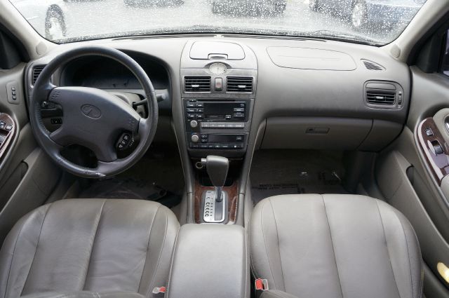 Infiniti I30 2000 photo 3