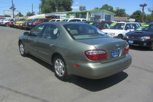 Infiniti I30 2000 photo 2