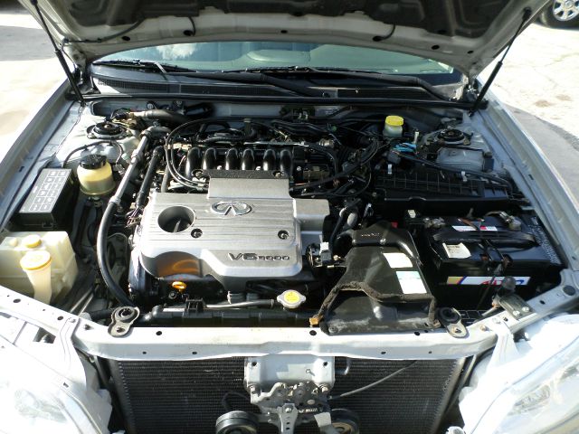 Infiniti I30 2000 photo 3