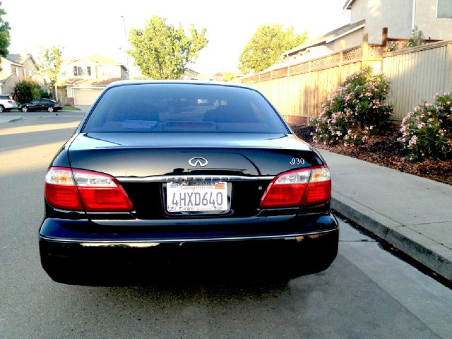 Infiniti I30 2000 photo 3