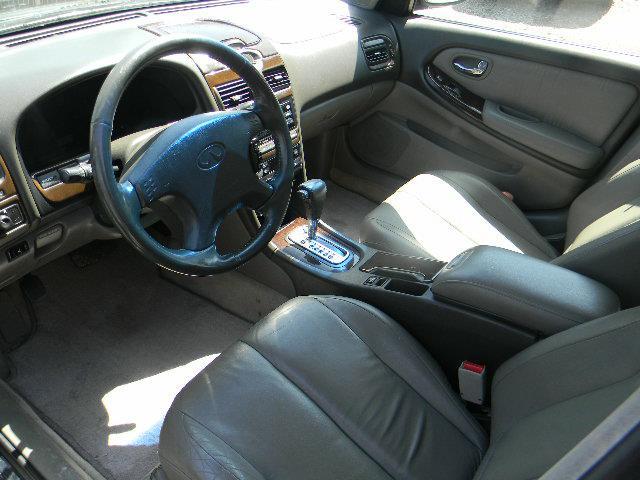 Infiniti I30 2000 photo 2