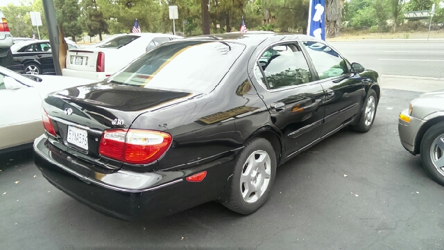 Infiniti I30 2001 photo 2