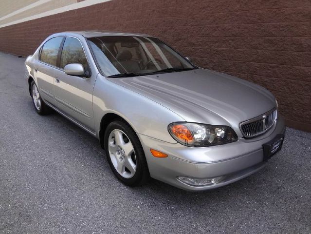 Infiniti I30 2001 photo 2