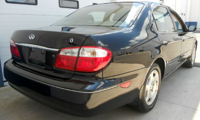 Infiniti I30 2001 photo 2