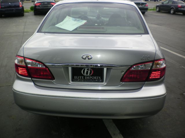 Infiniti I30 2001 photo 2