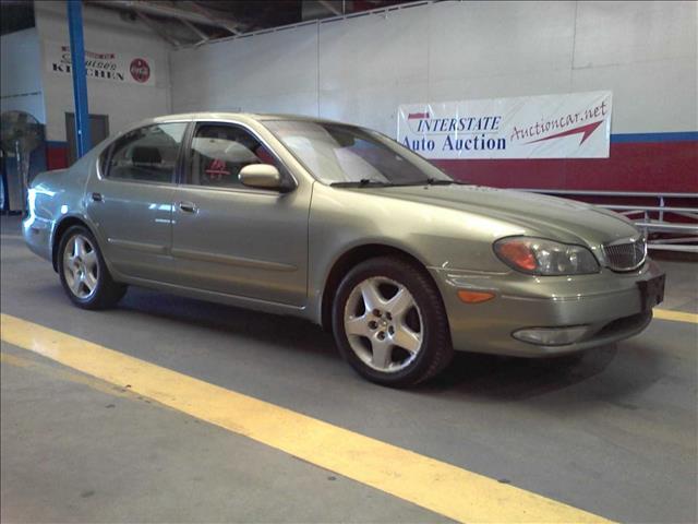 Infiniti I30 SLE Regular CAB Sedan