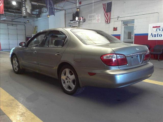 Infiniti I30 2001 photo 2