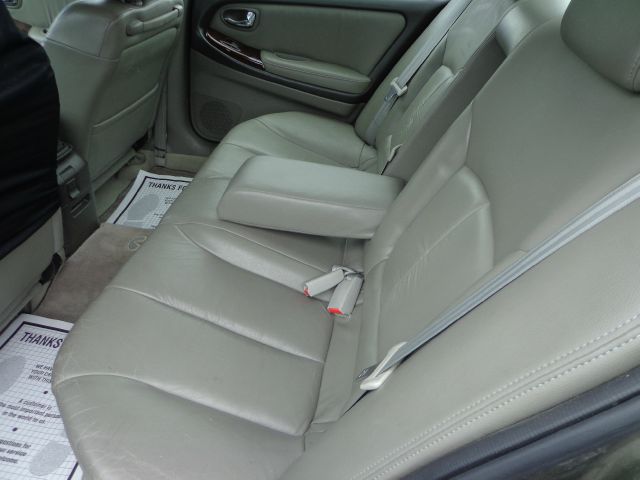 Infiniti I30 2001 photo 2