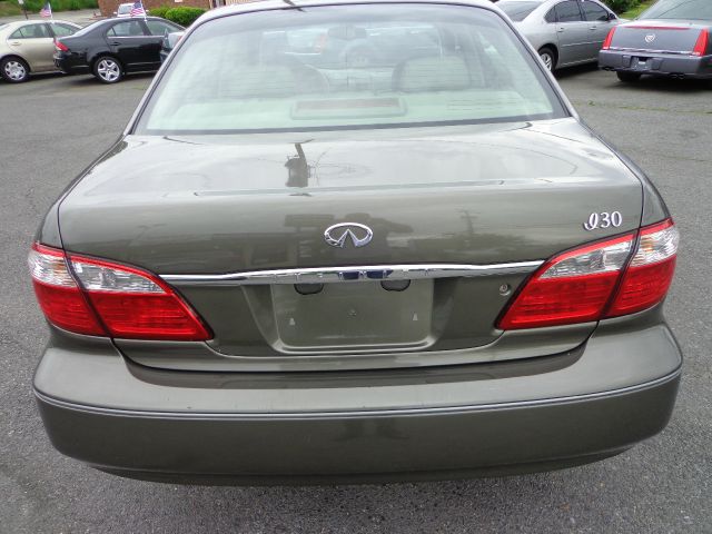 Infiniti I30 2001 photo 3