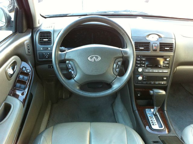 Infiniti I30 2001 photo 14