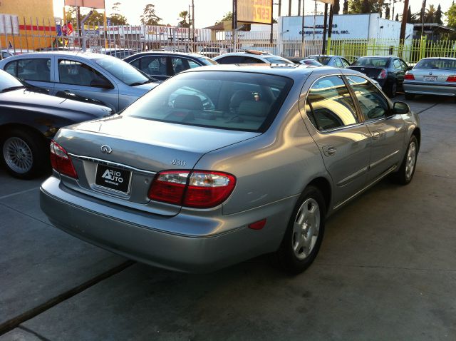 Infiniti I30 2001 photo 3