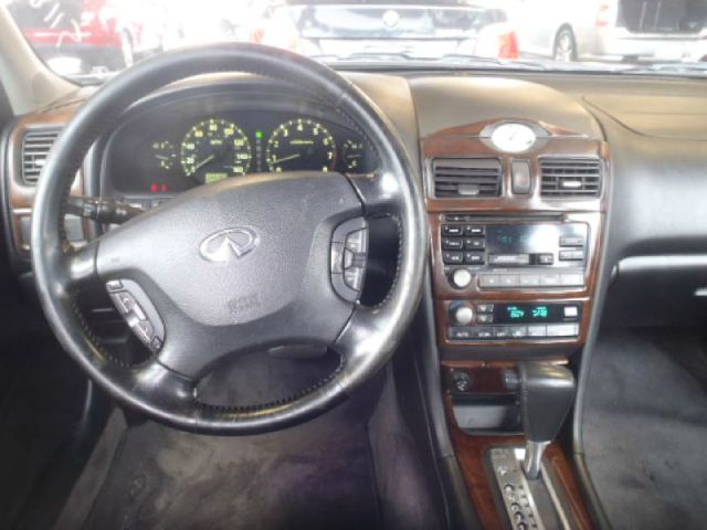 Infiniti I30 2001 photo 1