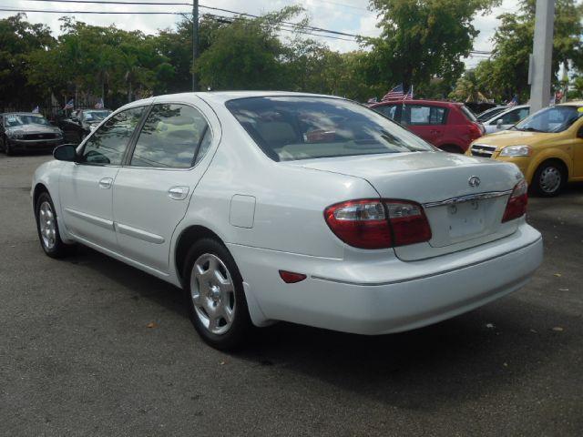 Infiniti I30 2001 photo 2