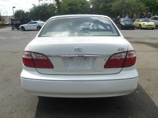 Infiniti I30 2001 photo 3