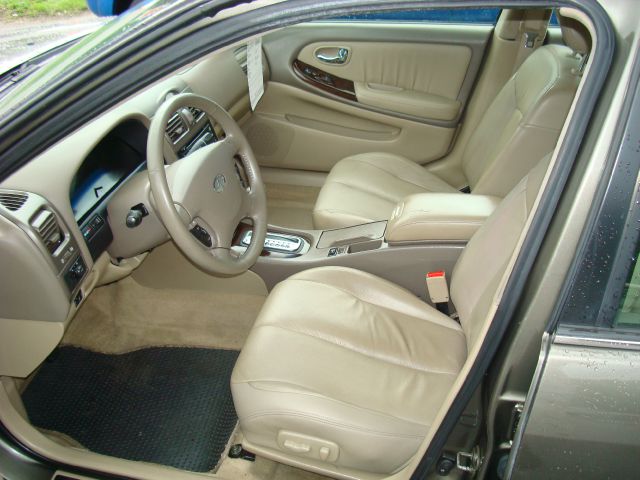 Infiniti I30 2001 photo 2