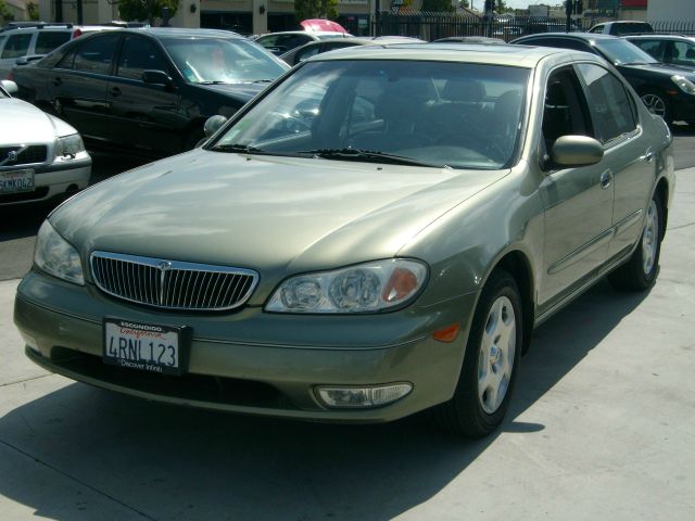 Infiniti I30 2001 photo 2