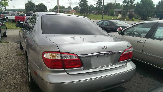 Infiniti I30 2001 photo 3