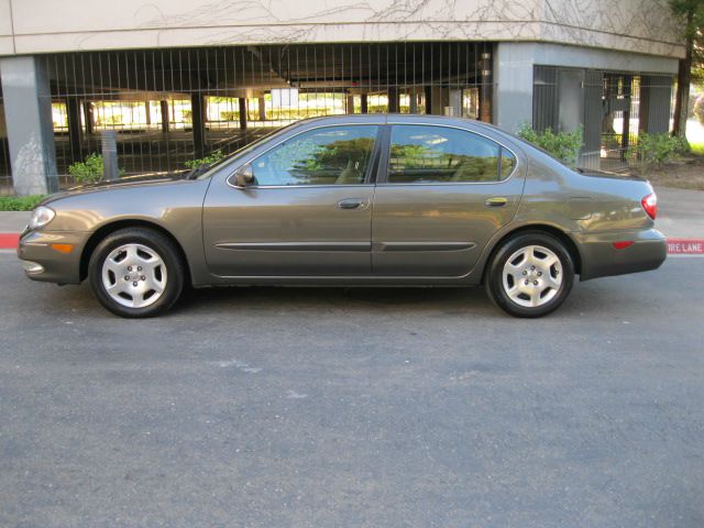 Infiniti I30 2001 photo 2