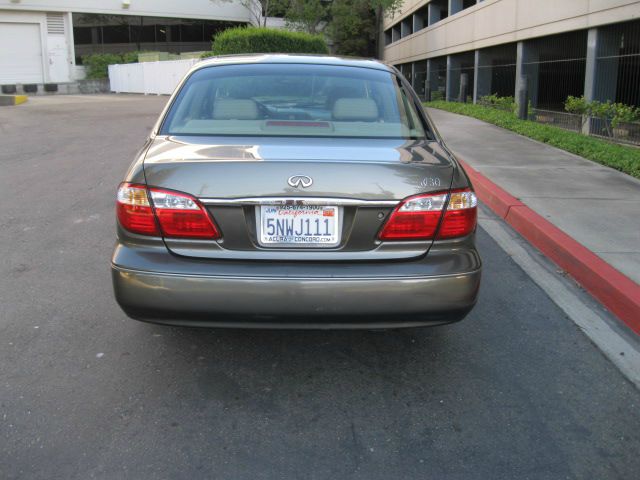 Infiniti I30 2001 photo 4