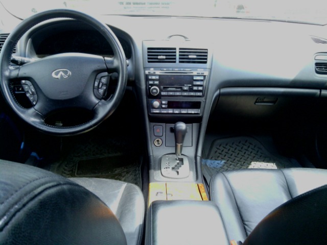 Infiniti I35 2002 photo 2