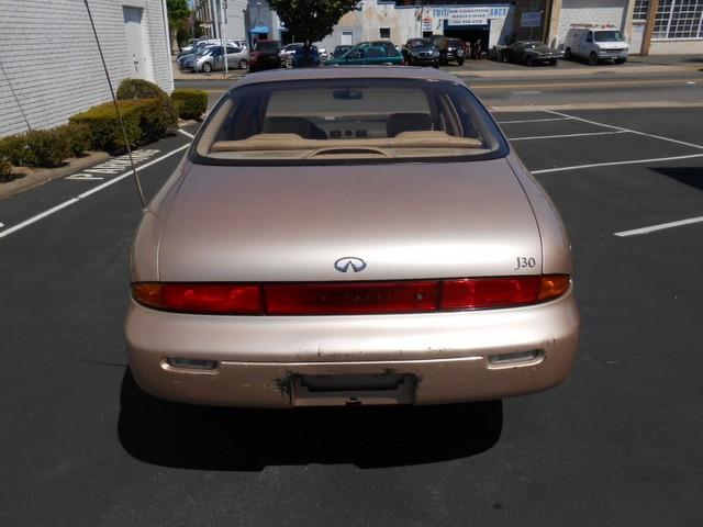 Infiniti J30 1993 photo 3