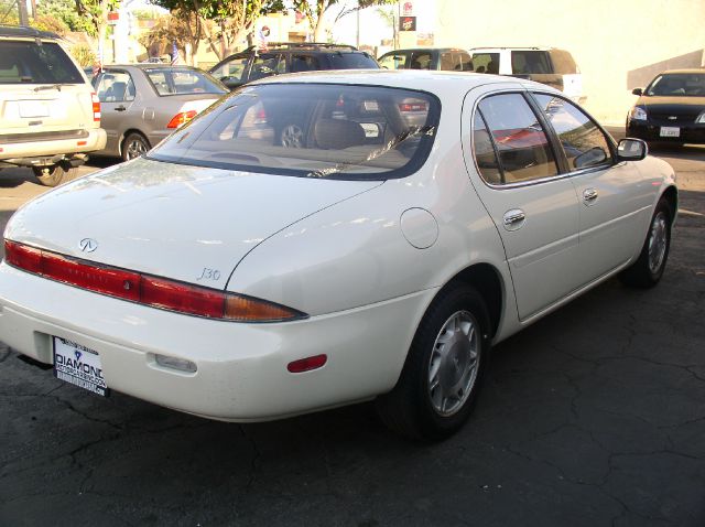 Infiniti J30 1997 photo 9