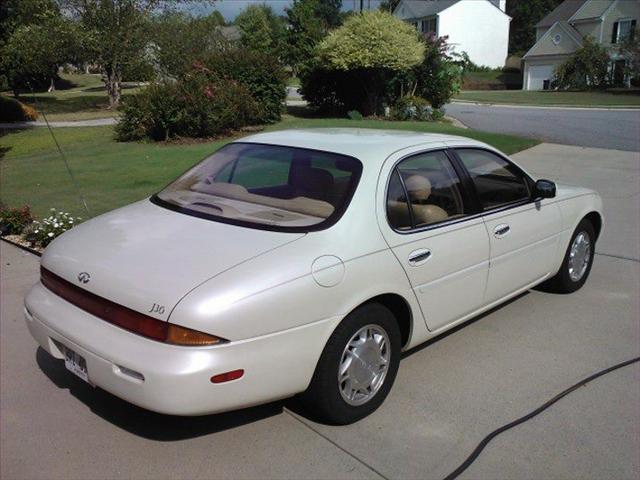 Infiniti J30 1997 photo 3