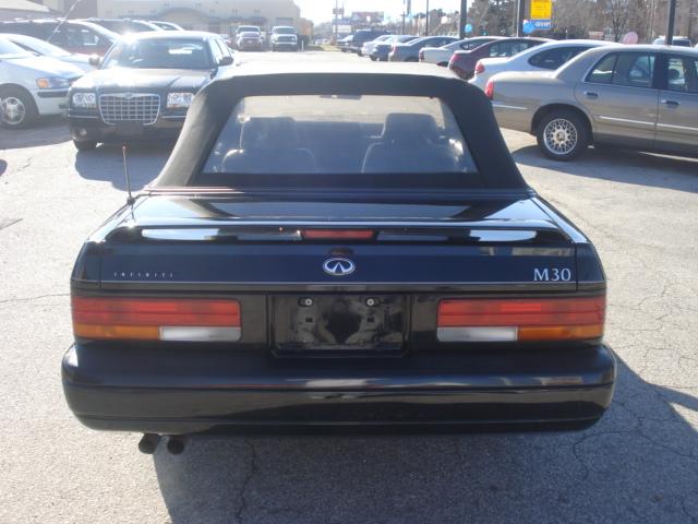 Infiniti M30 1991 photo 2