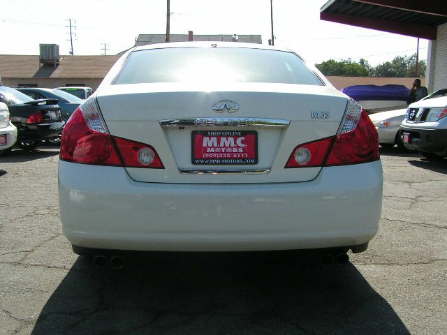 Infiniti M35 2006 photo 1