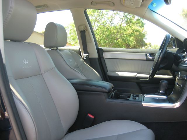 Infiniti M35 2006 photo 2