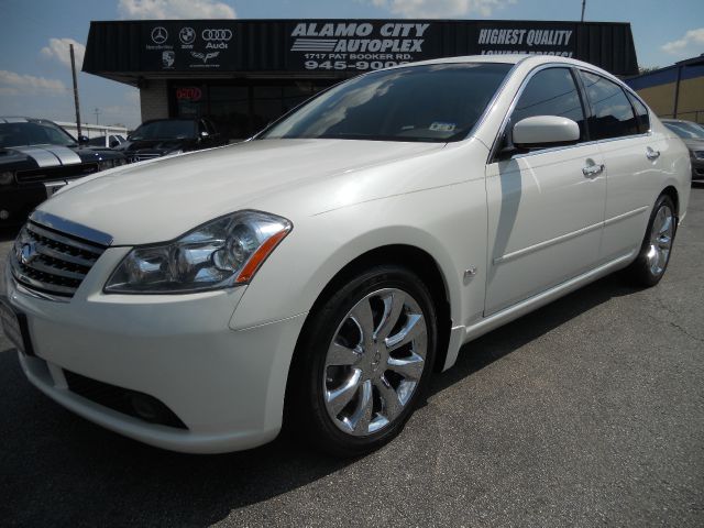 Infiniti M35 2006 photo 2