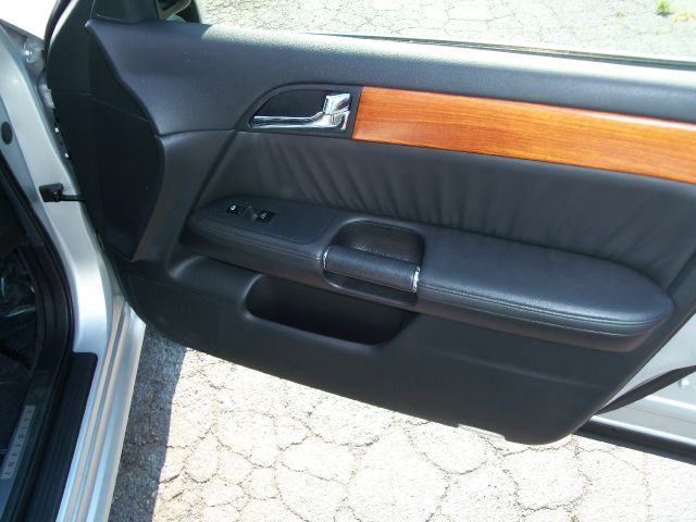 Infiniti M35 2006 photo 2