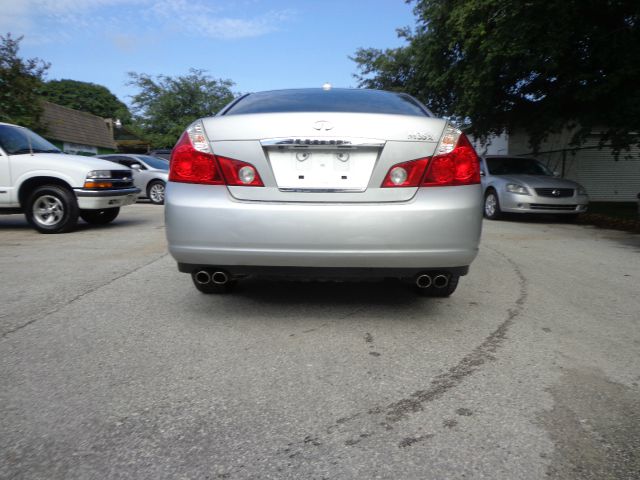 Infiniti M35 2006 photo 2