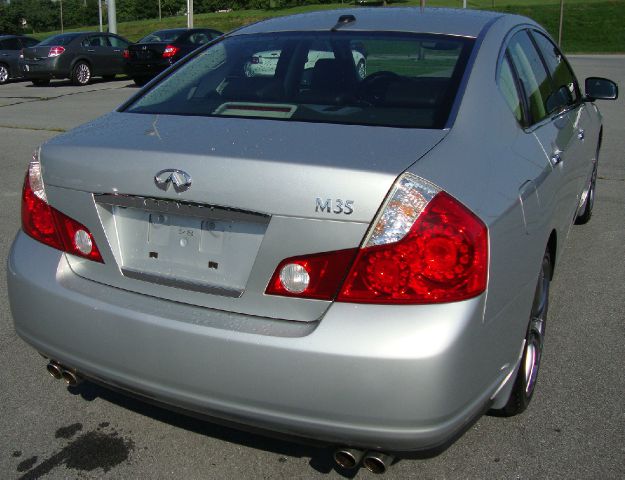 Infiniti M35 2006 photo 3