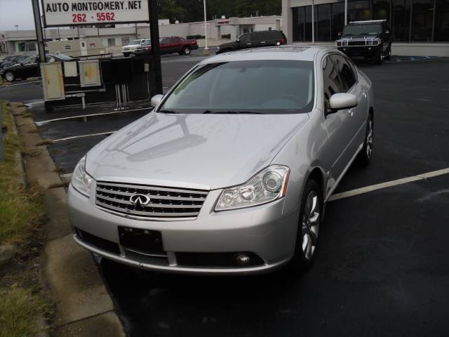 Infiniti M35 SW2 Sedan