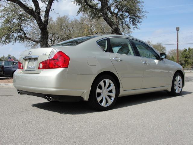 Infiniti M35 2007 photo 2