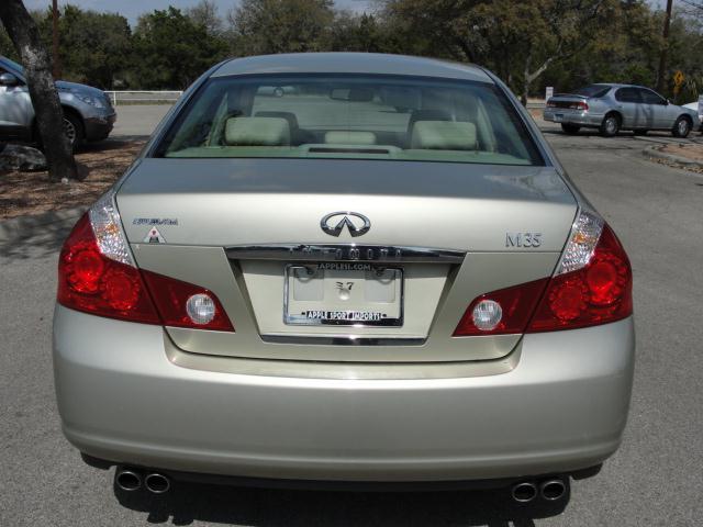 Infiniti M35 2007 photo 4