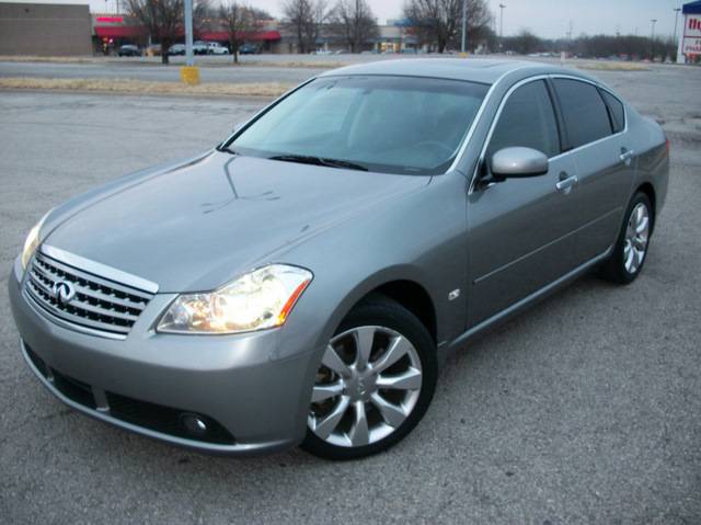 Infiniti M35 W/leather Sedan