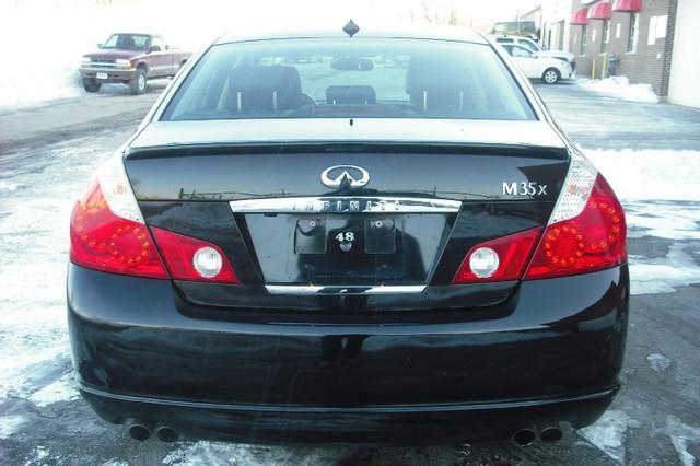 Infiniti M35 2007 photo 3