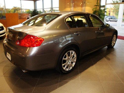 Infiniti M35 2007 photo 2