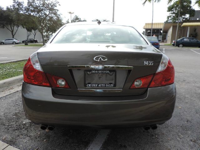 Infiniti M35 2007 photo 2