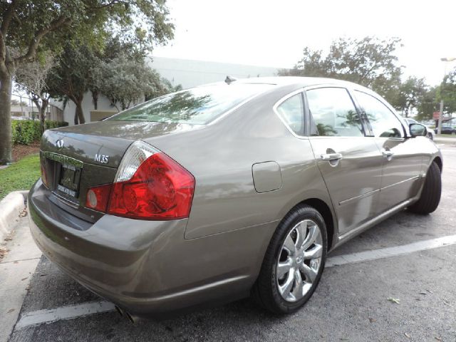 Infiniti M35 2007 photo 3