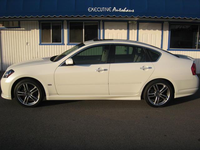 Infiniti M35 Base Sedan