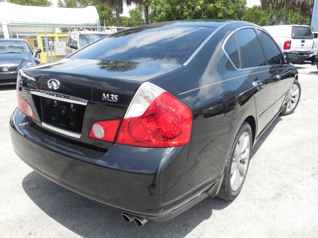 Infiniti M35 2007 photo 3