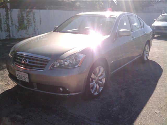 Infiniti M35 Unknown Sedan