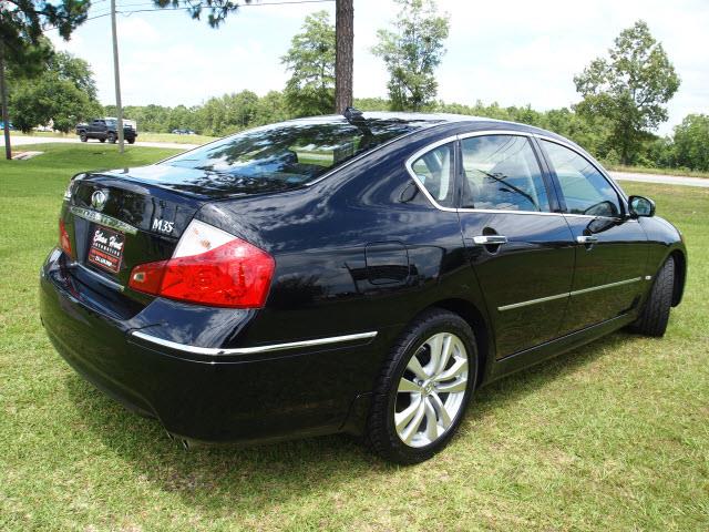 Infiniti M35 2010 photo 1